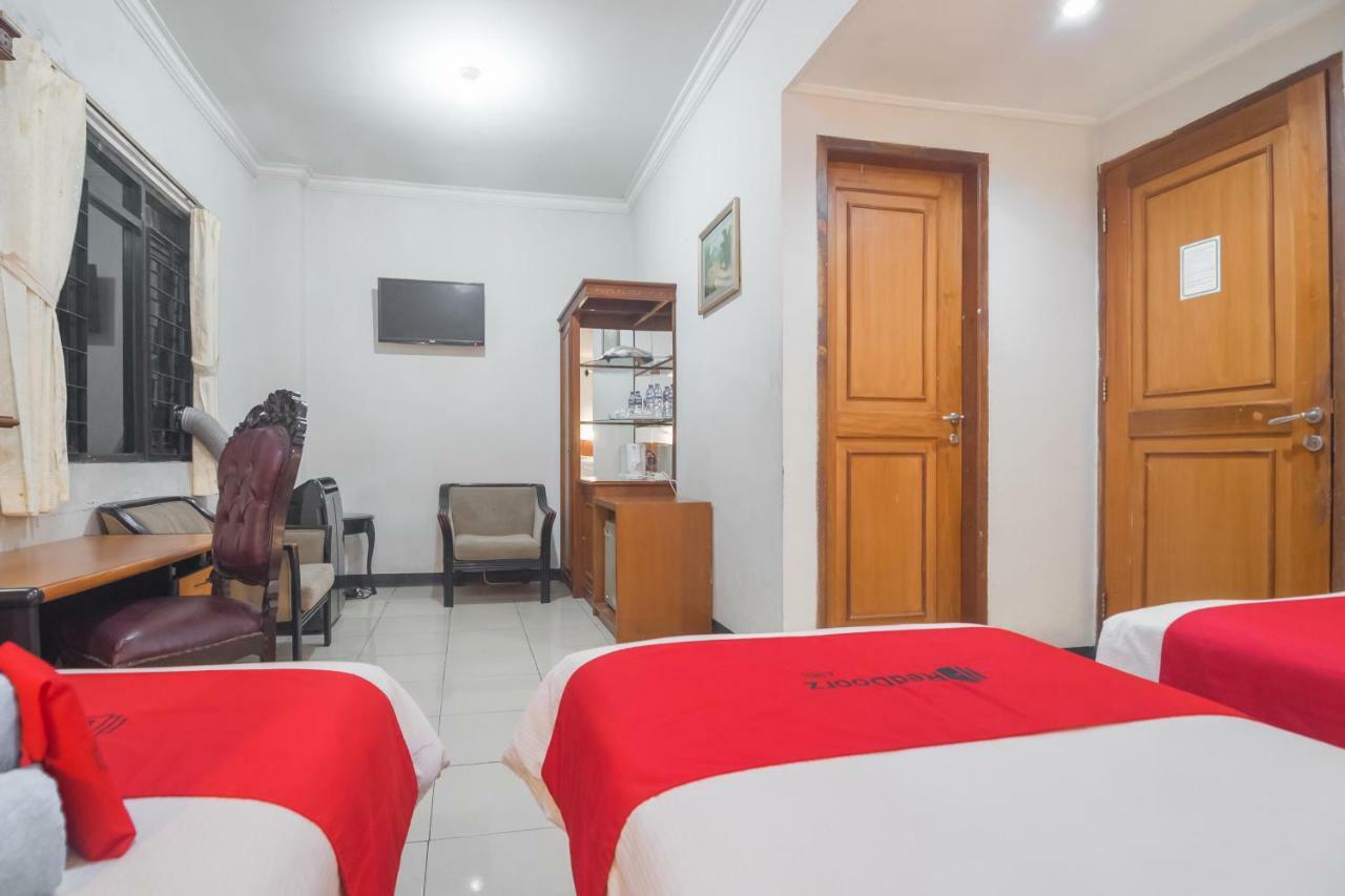 Reddoorz @ Cihampelas باندونج المظهر الخارجي الصورة