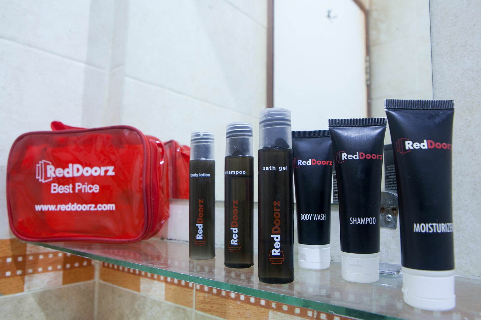 Reddoorz @ Cihampelas باندونج المظهر الخارجي الصورة